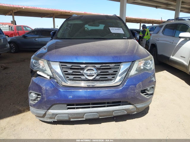 Nissan Pathfinder Sv