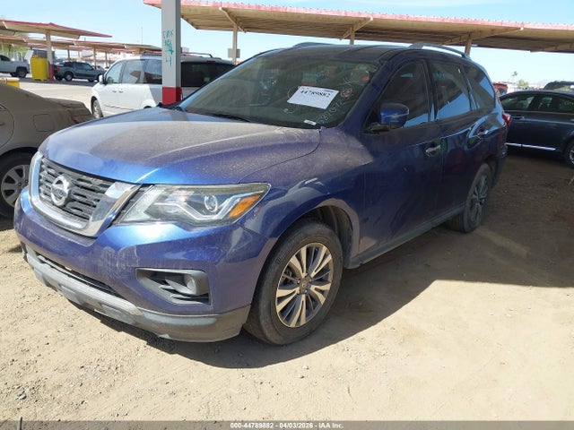 Nissan Pathfinder Sv