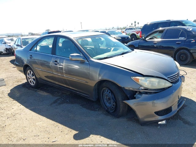 Salvage Toyota Camry Image