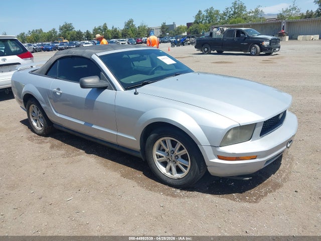 Salvage Ford Mustang Image