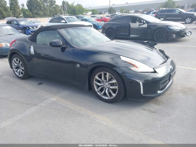 Salvage Nissan 370Z Image