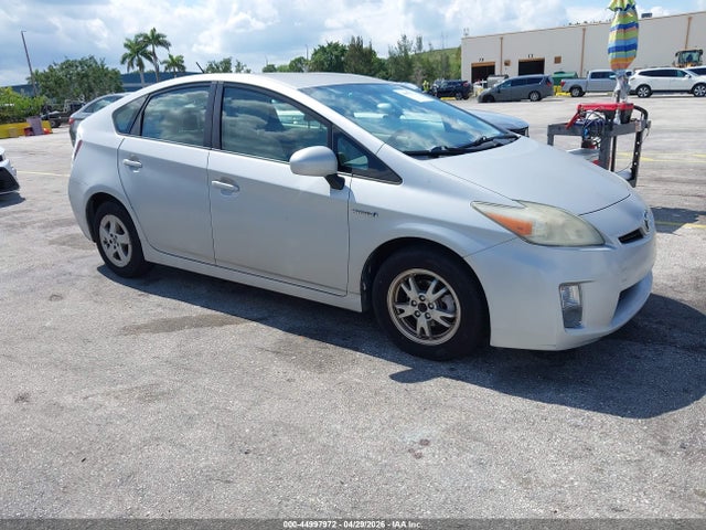 Salvage Toyota Prius Image