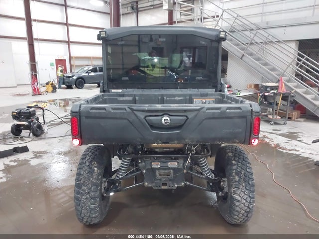 Can-Am Defender Max