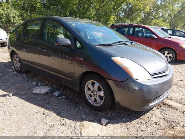 Salvage Toyota Prius Image