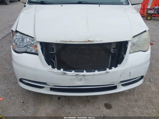 Chrysler Town & Country Touring