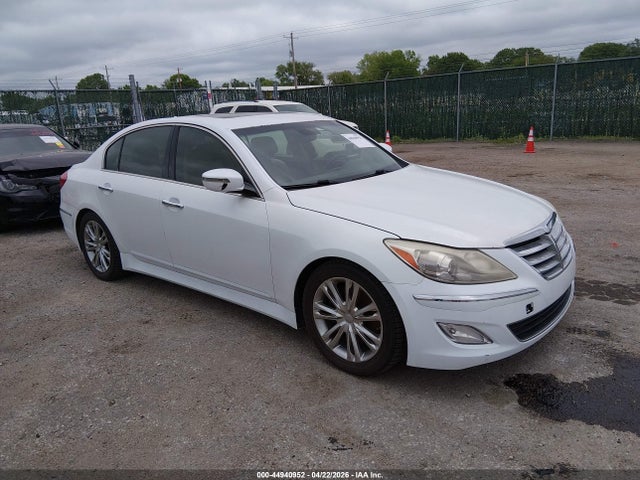 Salvage Hyundai Genesis Image