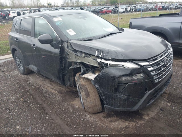 Salvage Nissan Rogue Image
