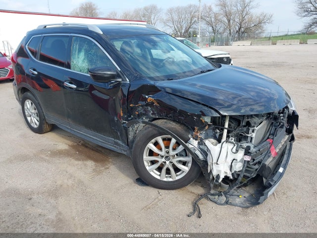 Salvage Nissan Rogue Image