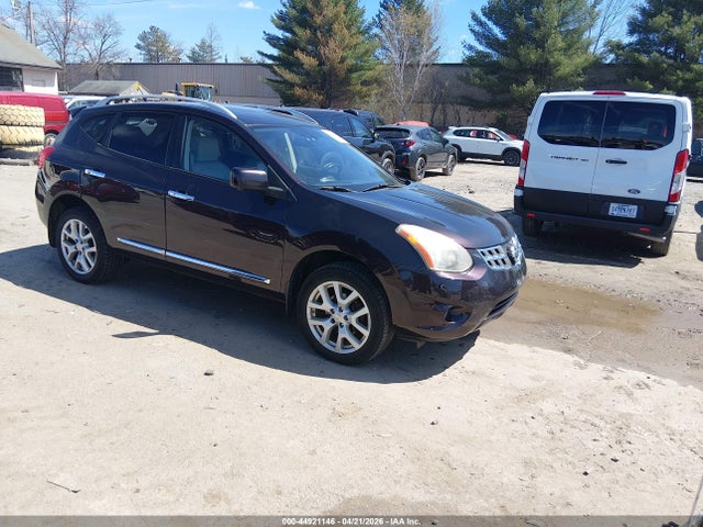 Salvage Nissan Rogue Image