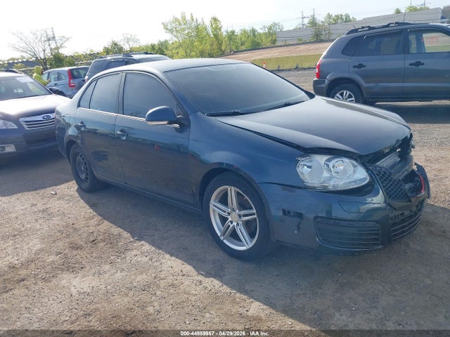 Salvage Volkswagen Jetta Image