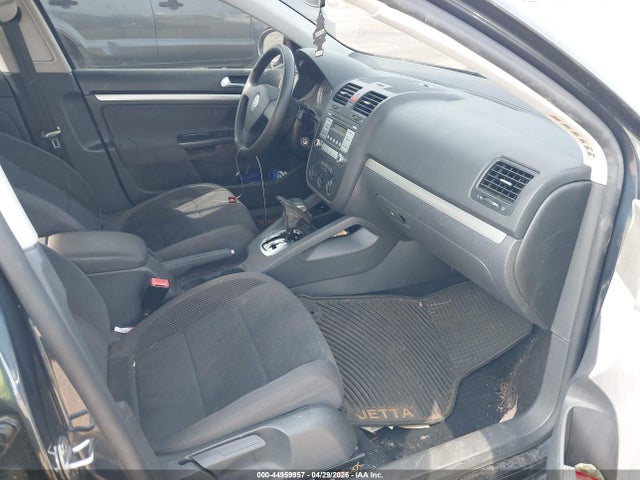 Volkswagen Jetta S