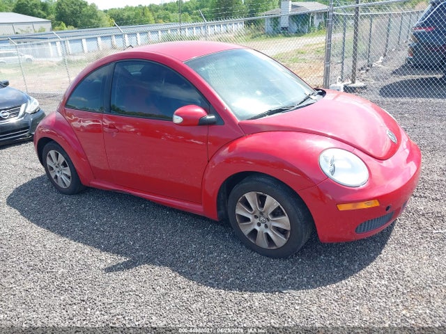 Salvage Volkswagen Beetle Image