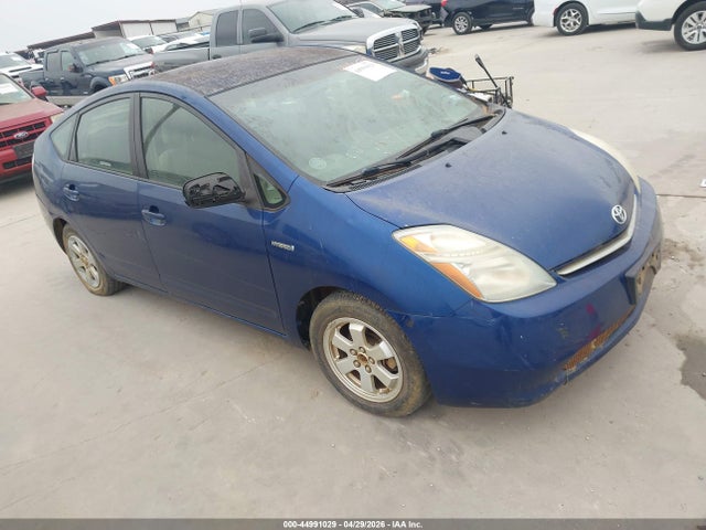 Salvage Toyota Prius Image