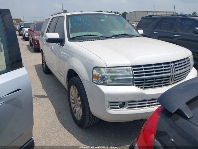 Salvage Lincoln Navigator Image