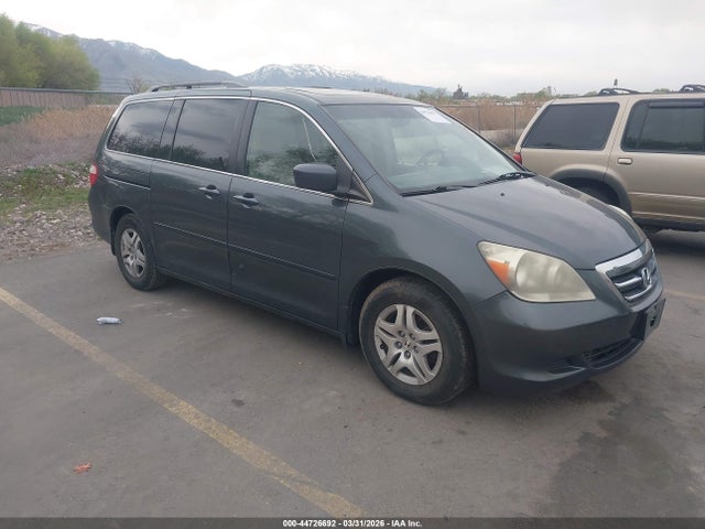Salvage Honda Odyssey Image