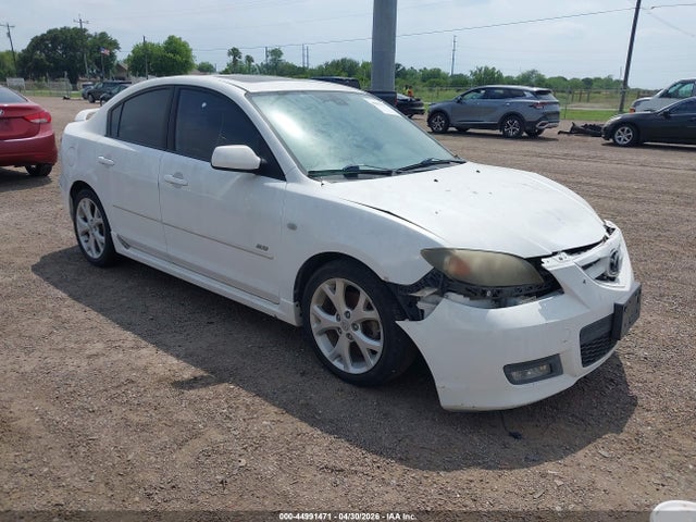 Salvage Mazda Mazda3 Image