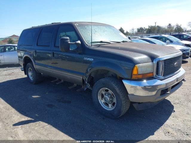 Salvage Ford Excursion Image