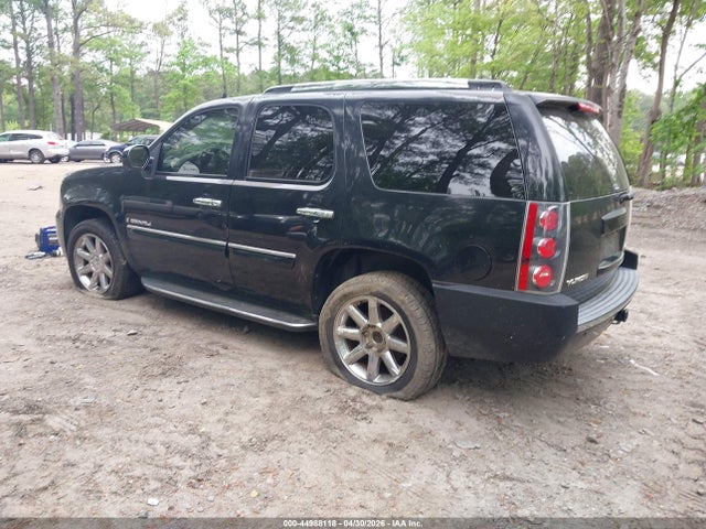 GMC Yukon Denali
