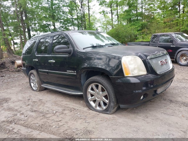 Salvage GMC Yukon Image