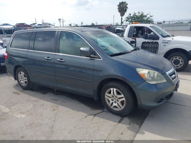 Salvage Honda Odyssey Image