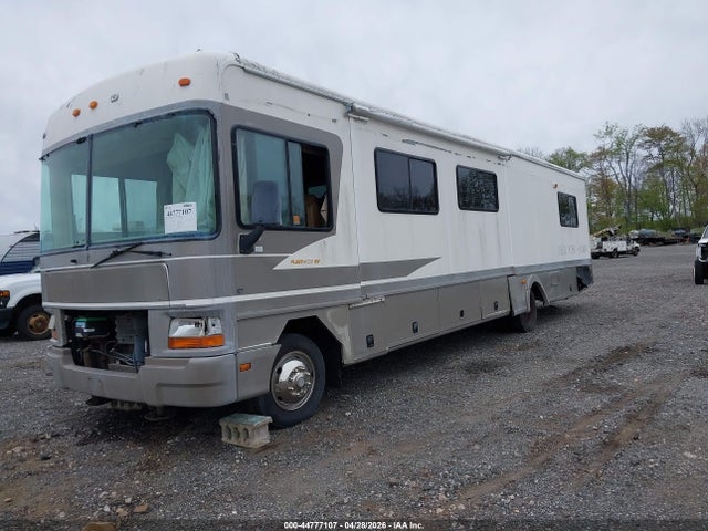Ford F-550 Super Duty Stripped Chass
