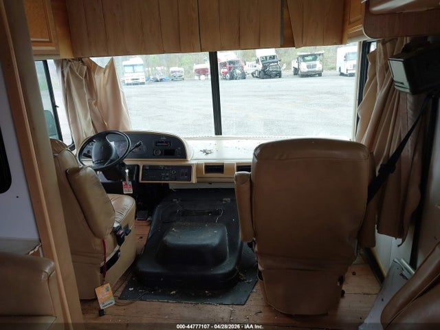 Ford F-550 Super Duty Stripped Chass
