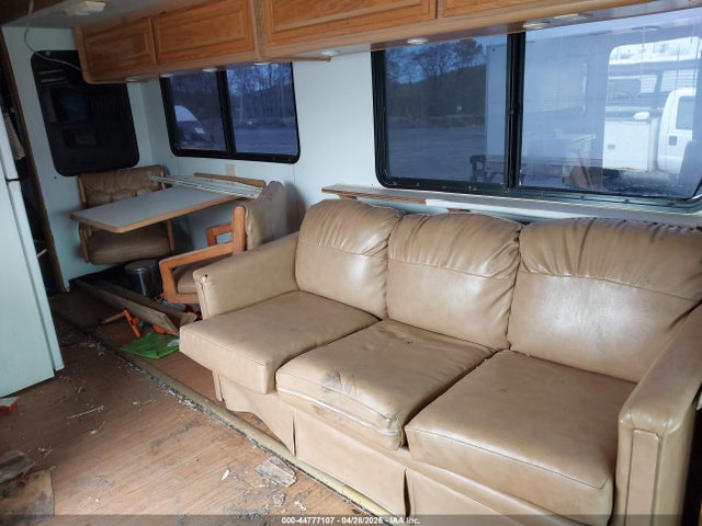 Ford F-550 Super Duty Stripped Chass