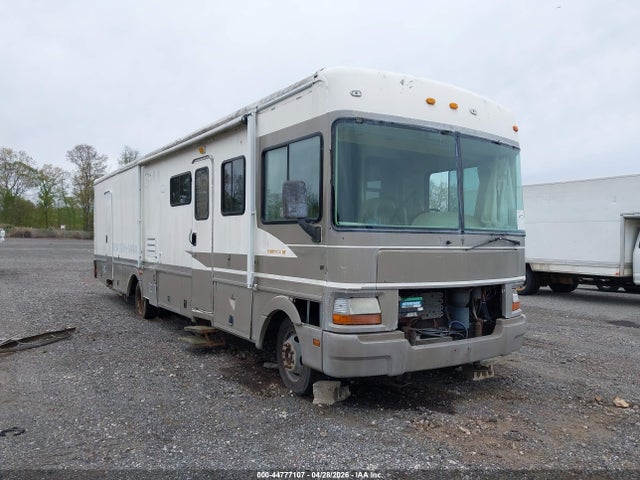 Ford F-550 Super Duty Stripped Chass