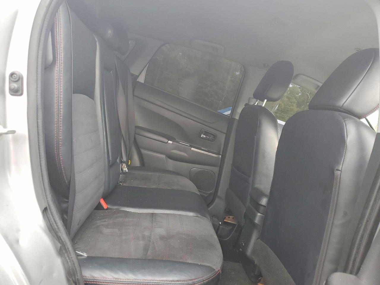 Mitsubishi Outlander S