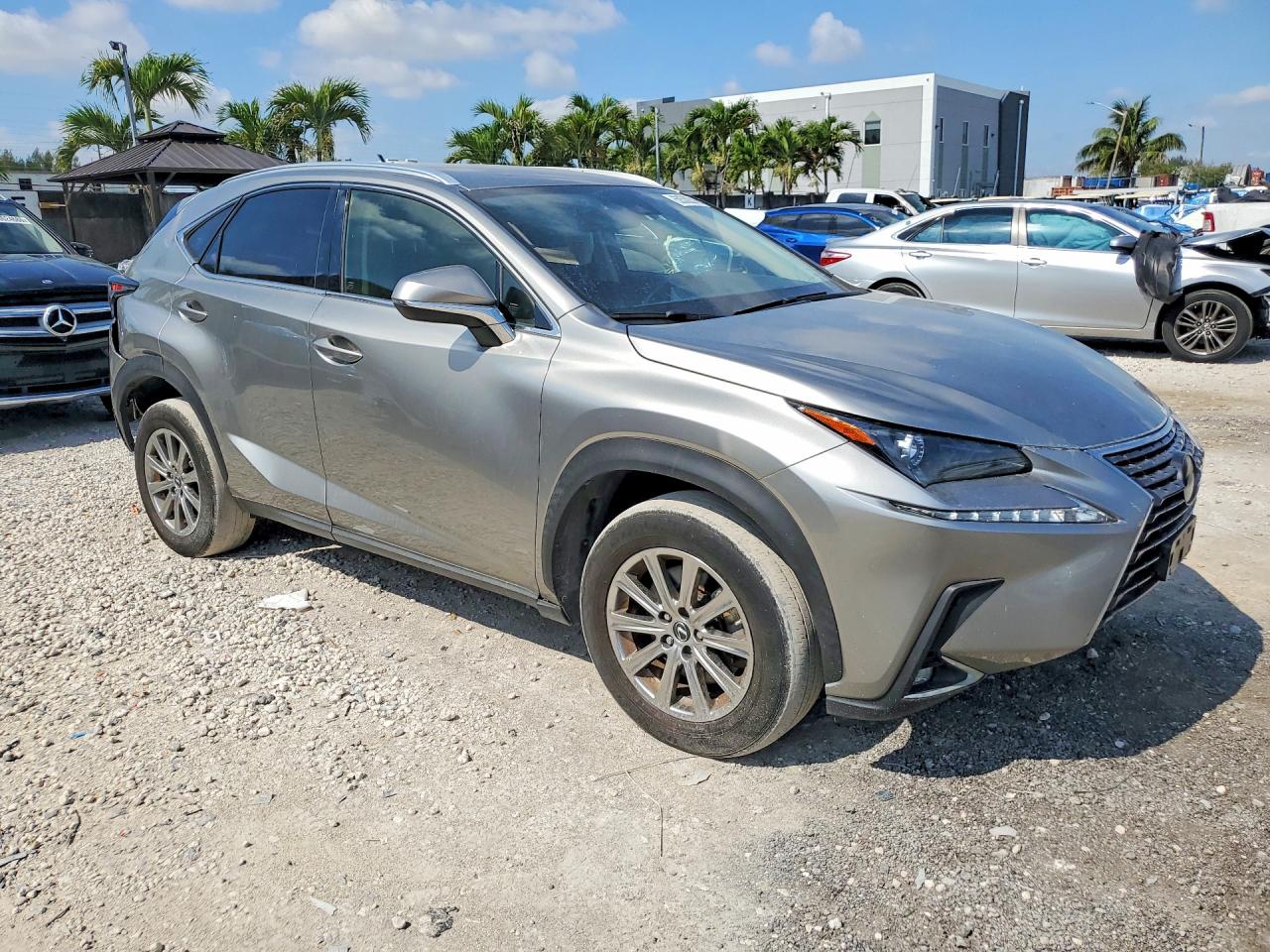 Lexus NX Base