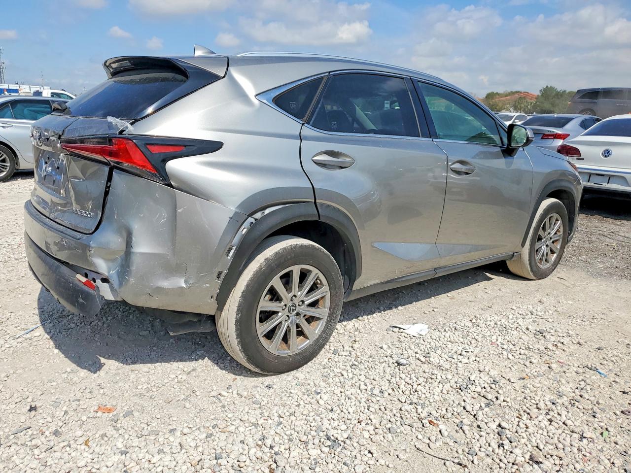 Lexus NX Base