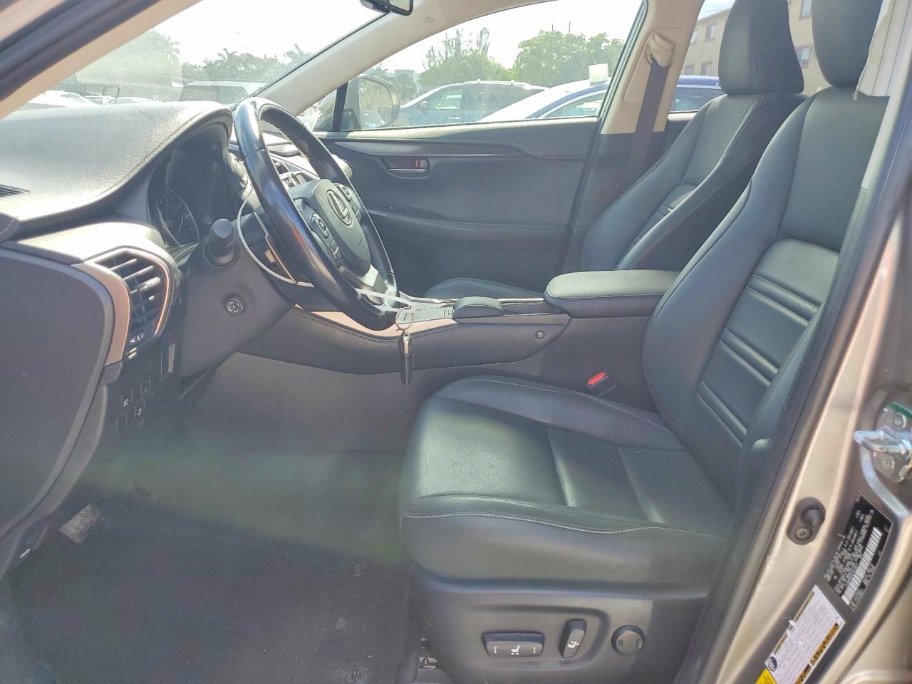 Lexus NX Base