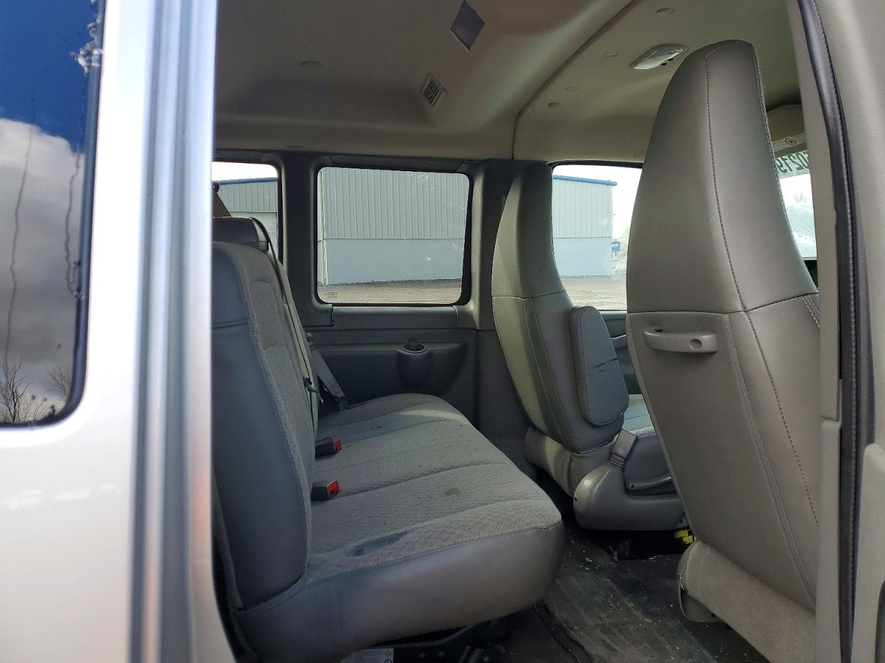 Chevrolet Express Ls