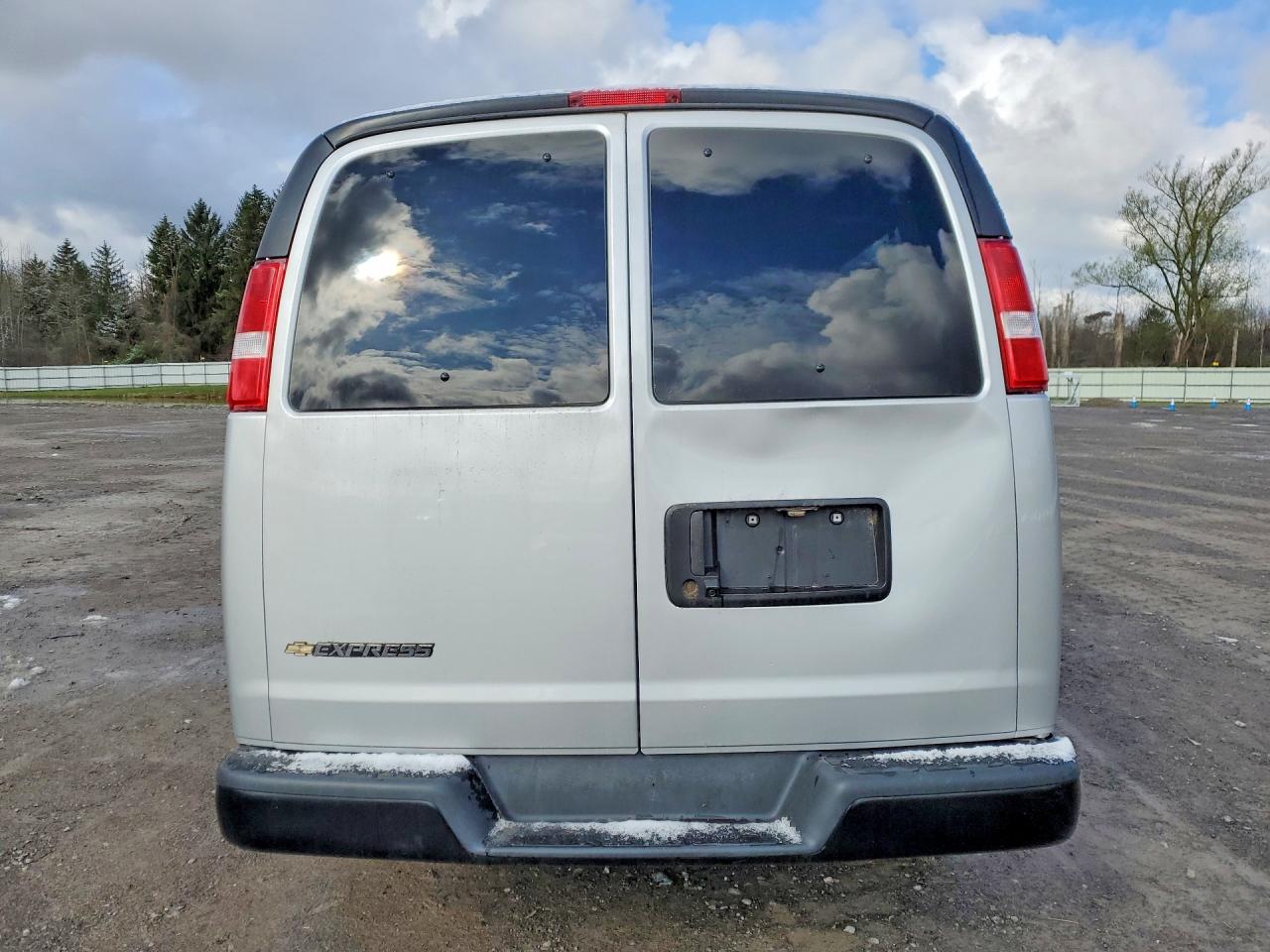 Chevrolet Express Ls