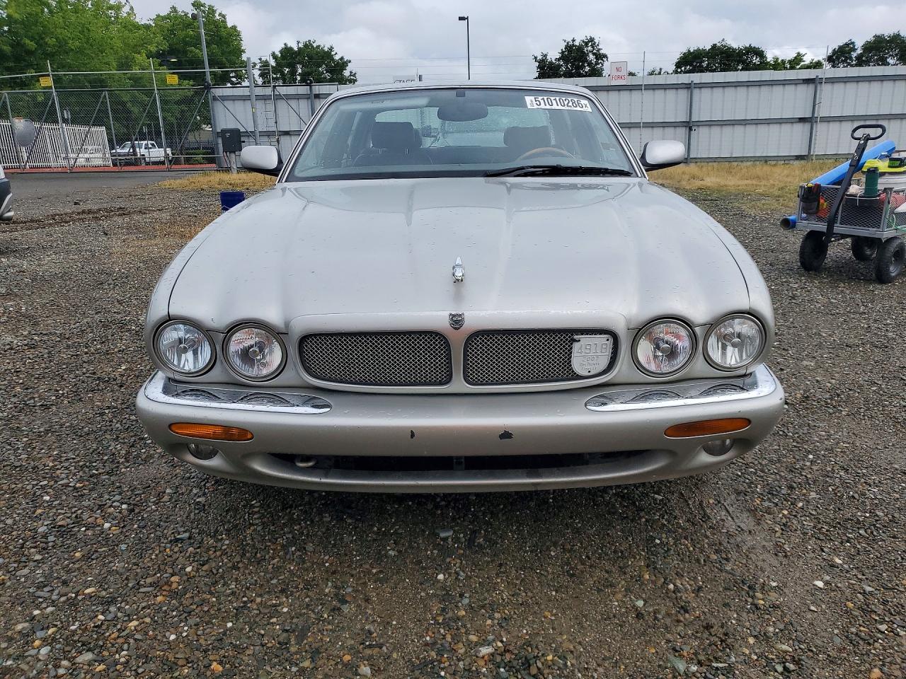 Jaguar XJR