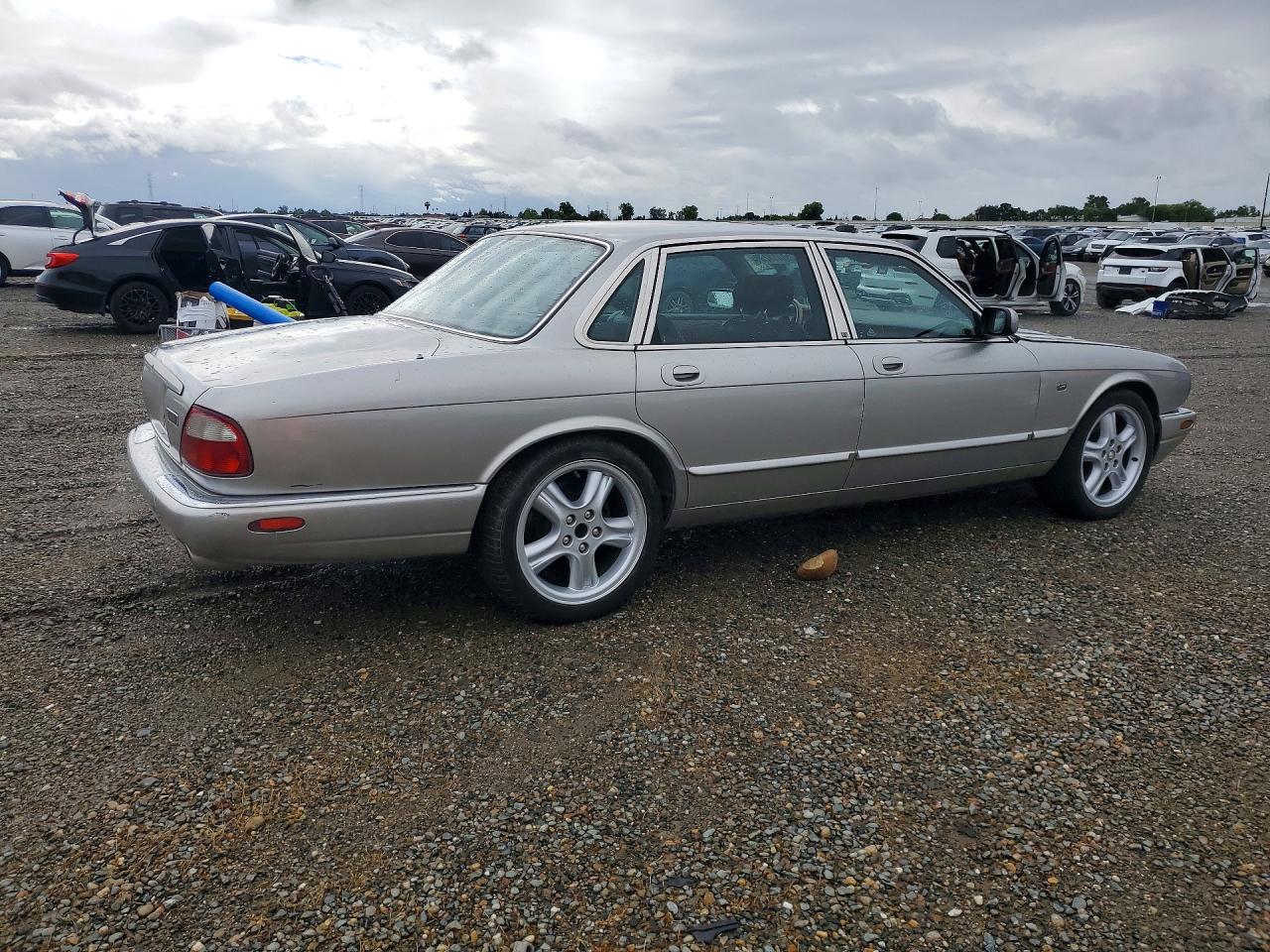Jaguar XJR