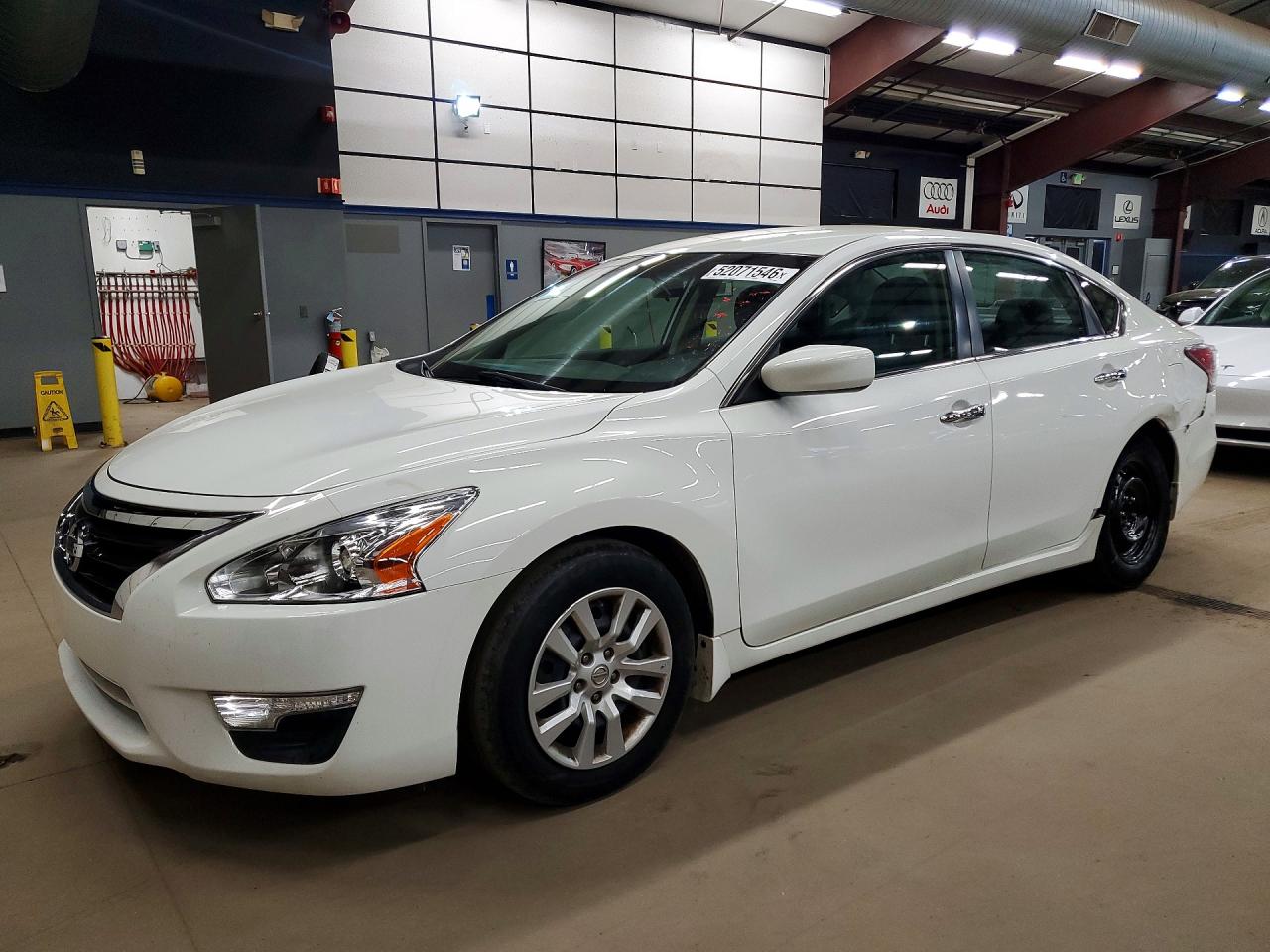 Salvage Nissan Altima Image