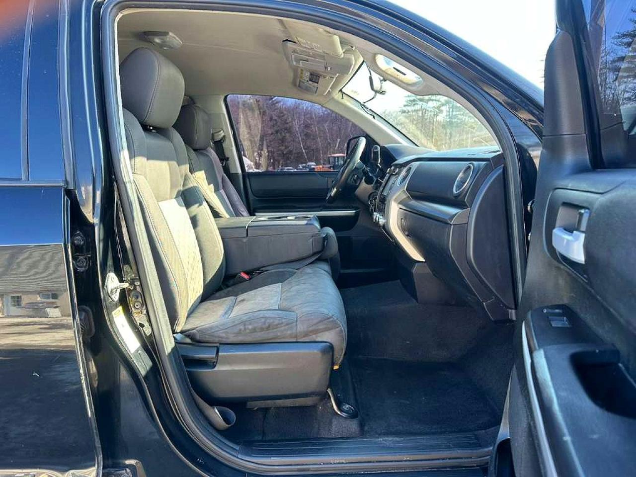Toyota Tundra Double Cab Sr