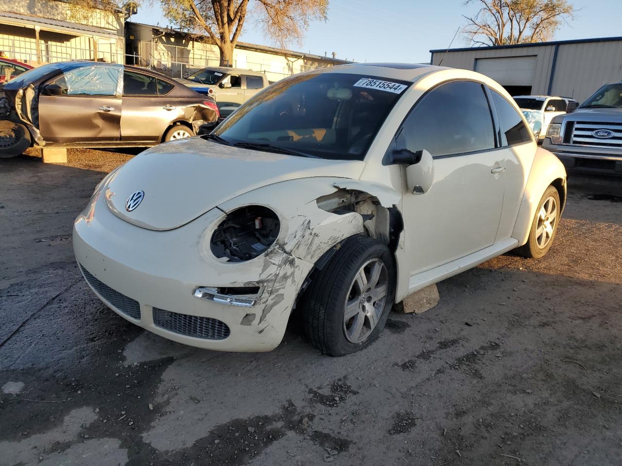 Salvage Volkswagen Beetle Image