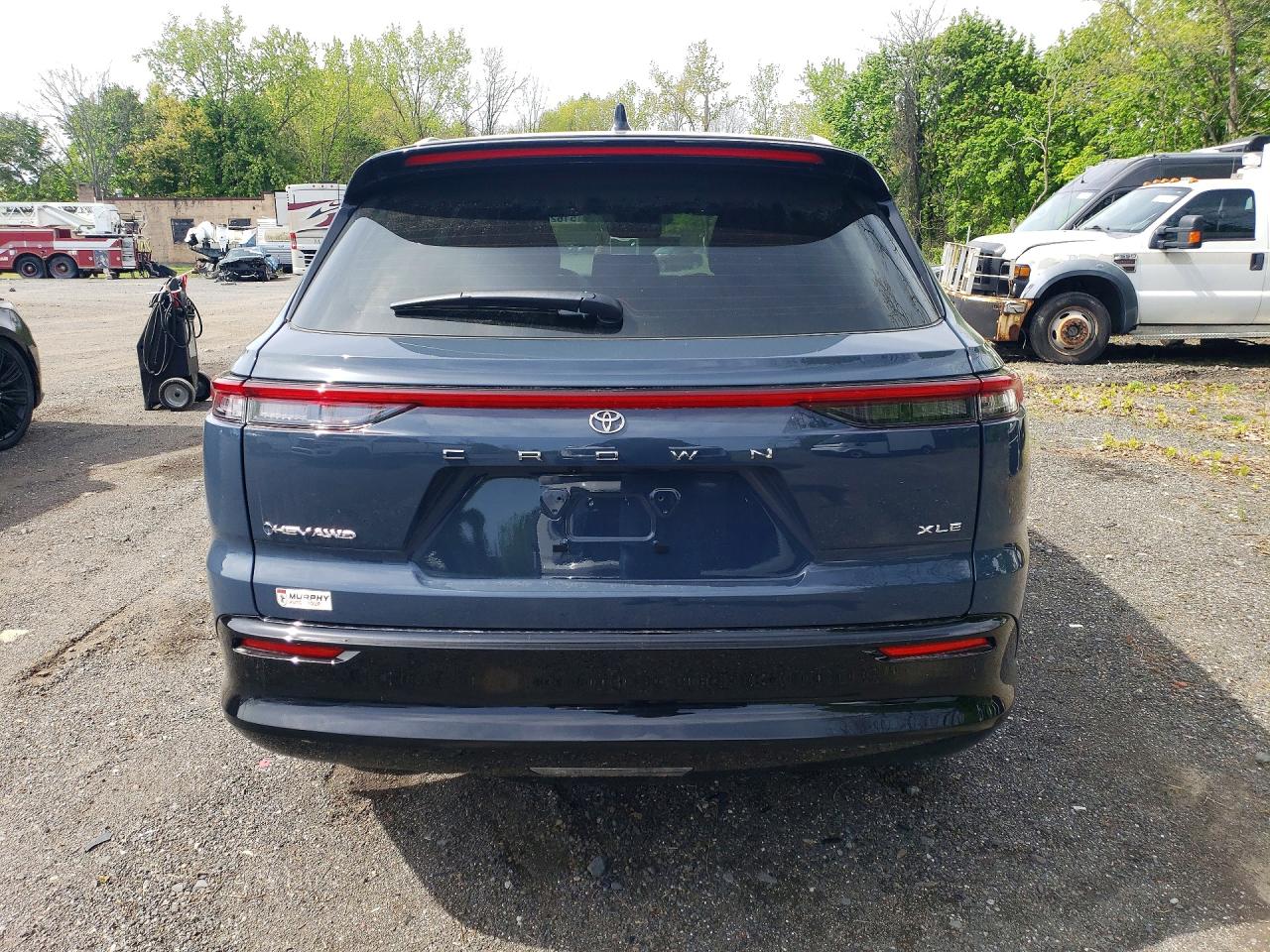 Toyota Crown Signia Xle