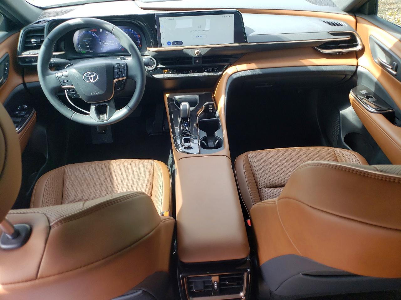 Toyota Crown Signia Xle