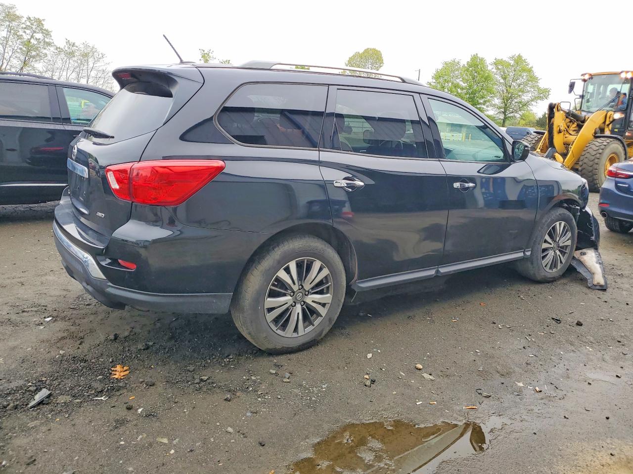Nissan Pathfinder S