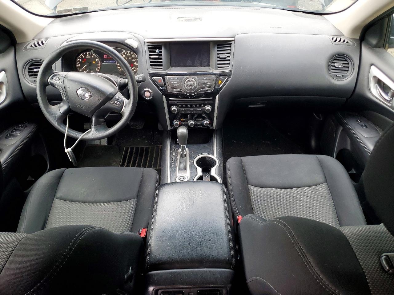 Nissan Pathfinder S