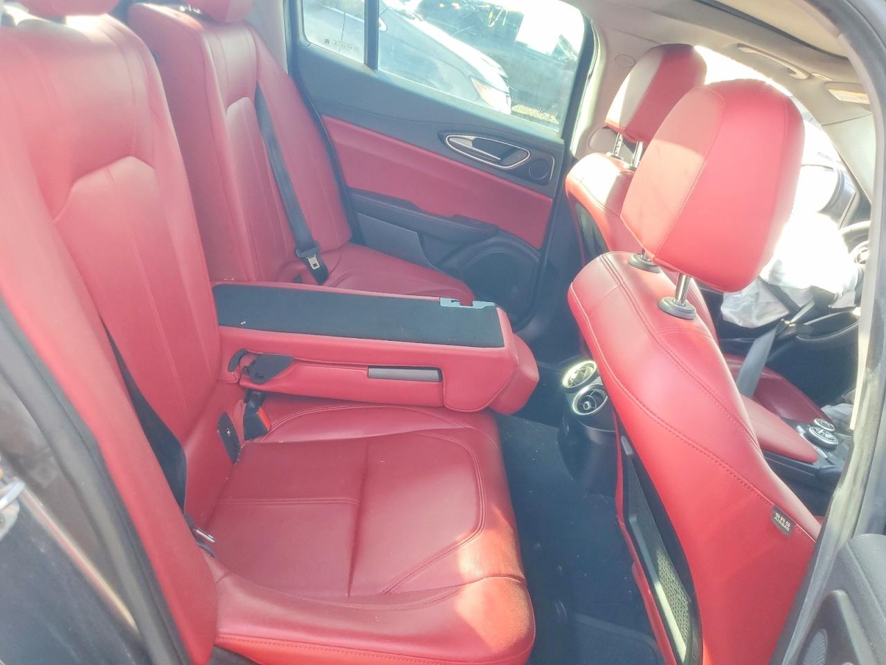 Alfa Romeo Giulia Q4