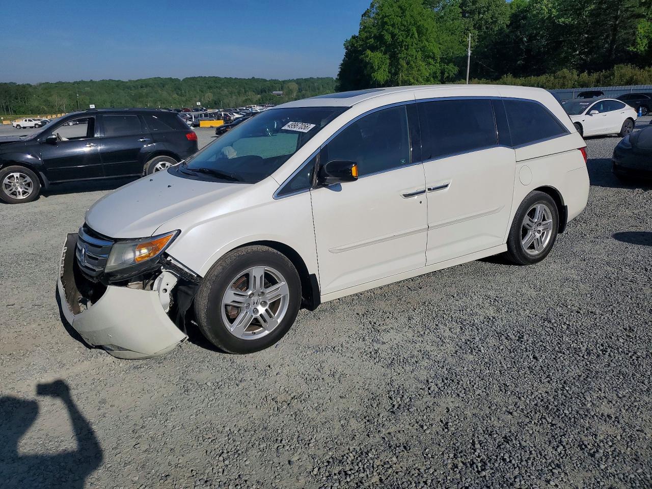 Salvage Honda Odyssey Image