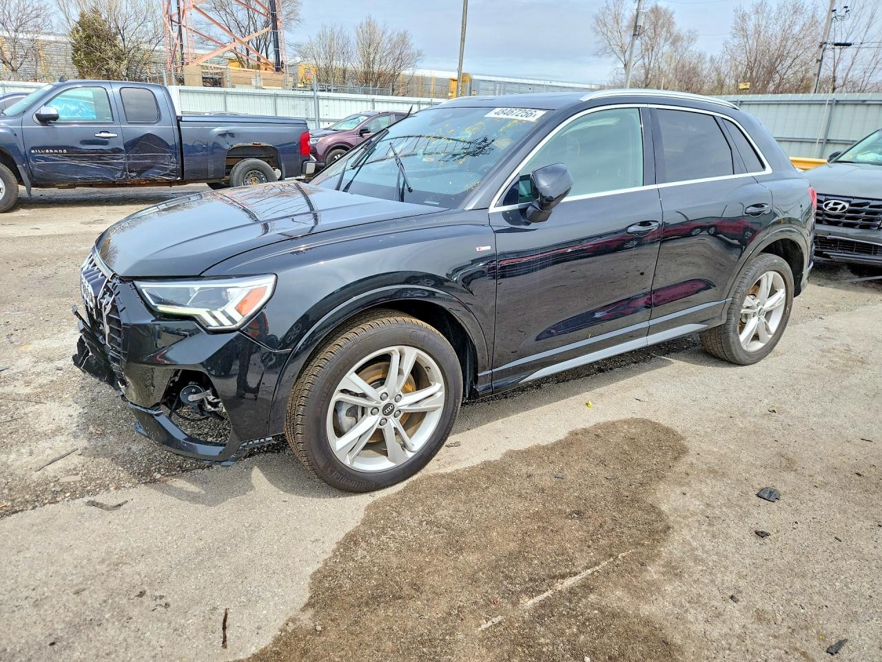 Salvage Audi Q3 Image
