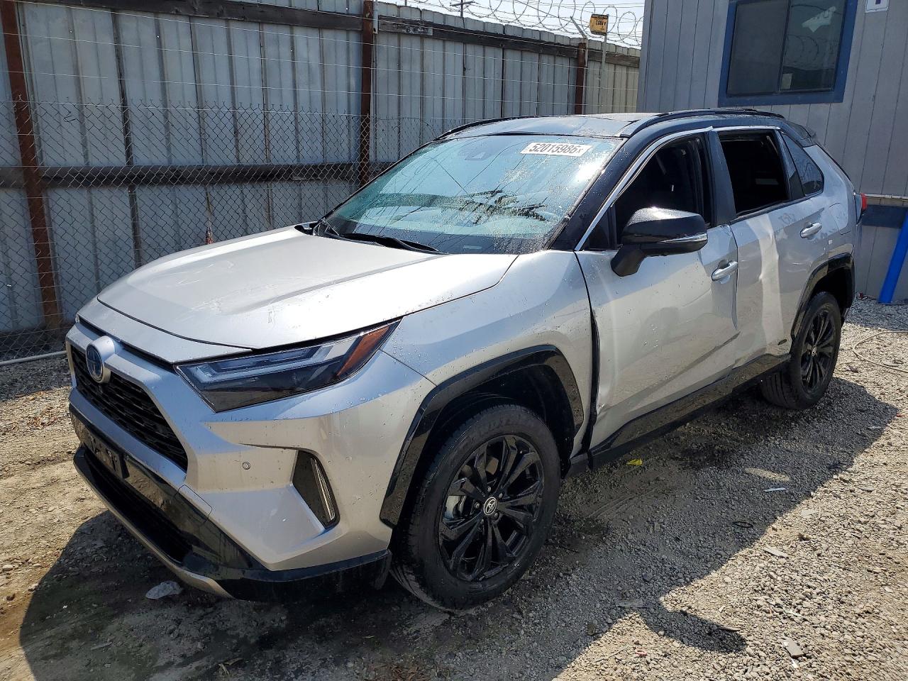 Salvage Toyota RAV4 Image