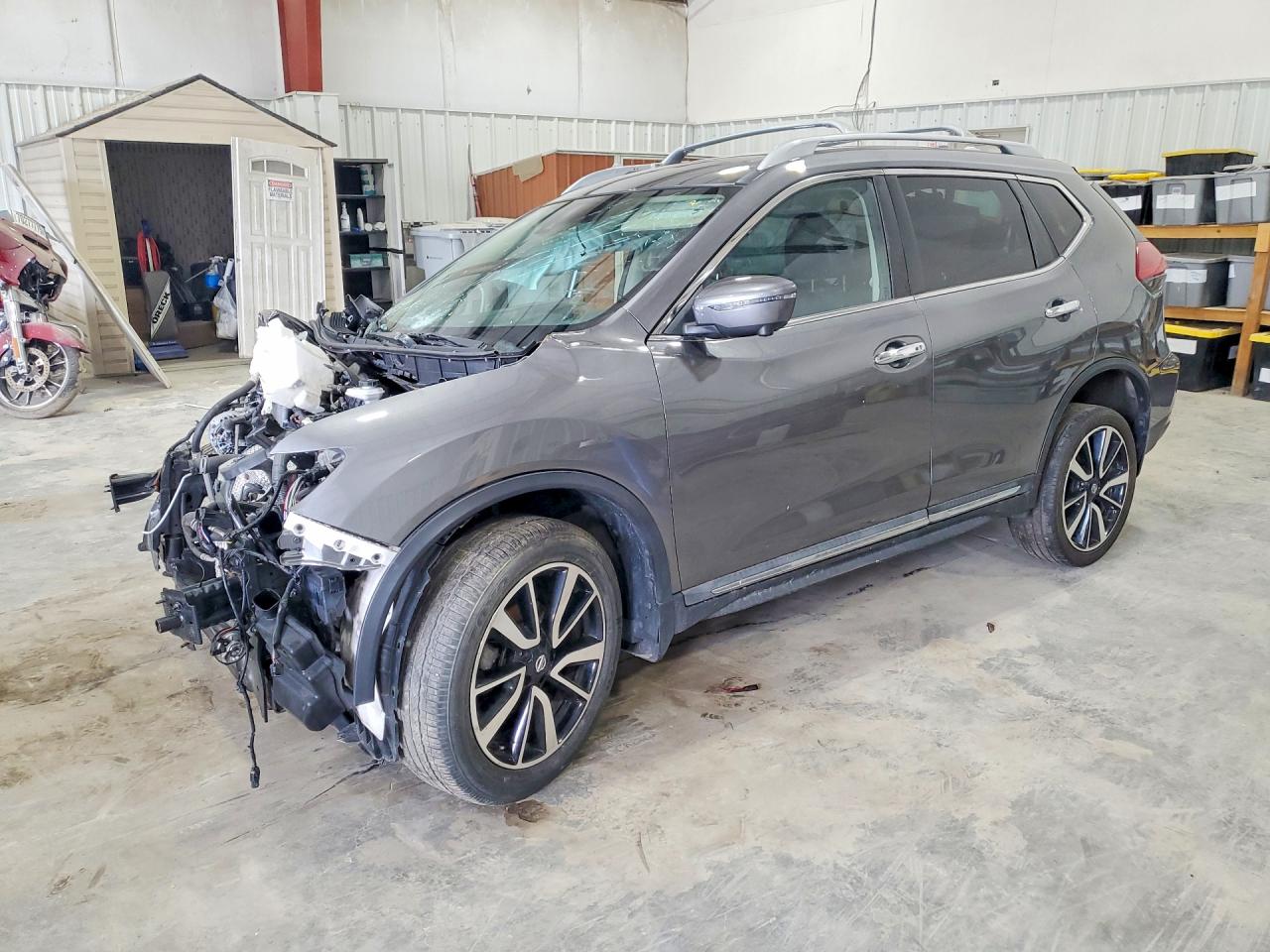 Salvage Nissan Rogue Image