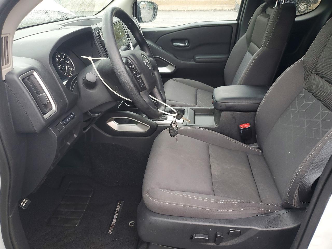 Nissan Frontier Sv