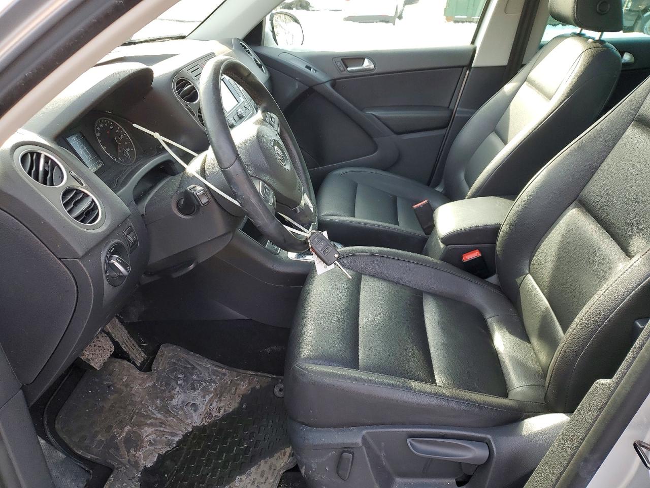 Volkswagen Tiguan S